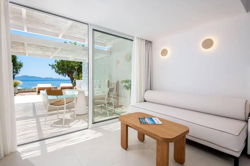SUITE BEACH FRONT Room, Dimitra Beach Hotel & Suites, Kos