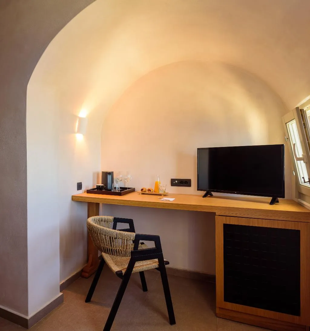 TRIPLE ONE BEDROOM ONE BATHROOM Room, Andromeda Villas, Santorini