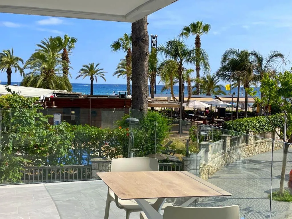 APARTMENT SEA VIEW CAPACITY 4 Room, Rentalmar Suites Salou Families only, Costa Dorada