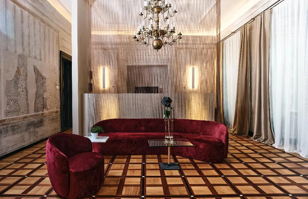 SUITE SUPERIOR KING BED Room, Pod Roza, Krakow
