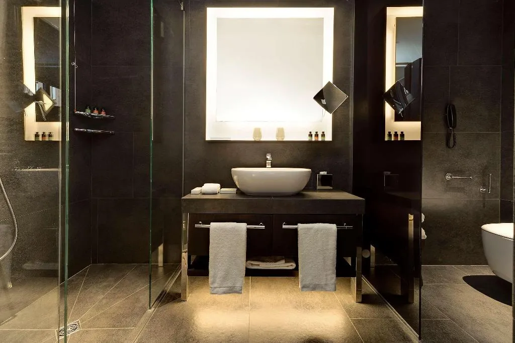 Room, Me Milan Il Duca, Milan