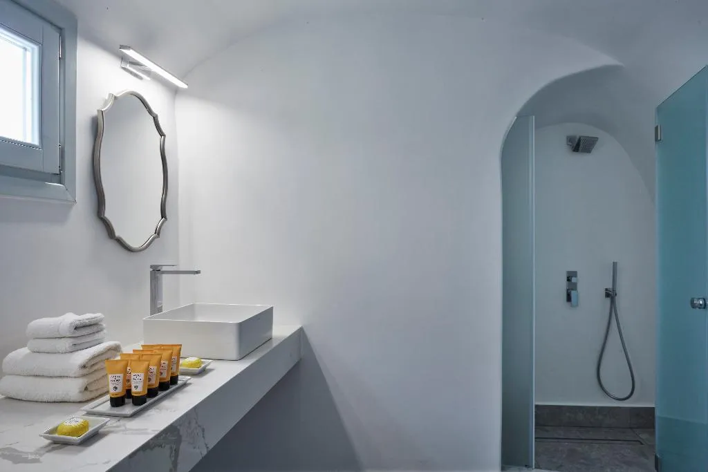 VILLA THREE BEDROOMS WITH PRIVATE POOL Room, Canaves Elefas Villas, Santorini