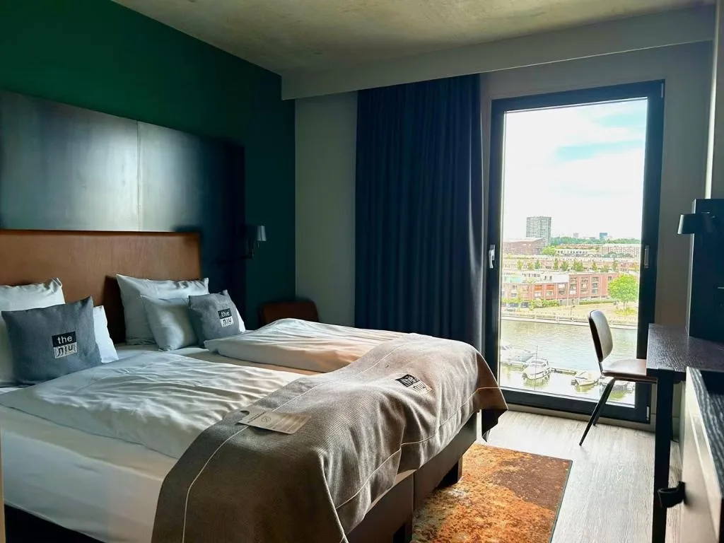 Double or Twin STANDARD Room, Holiday Inn - the niu, Fender Amsterdam, Amsterdam