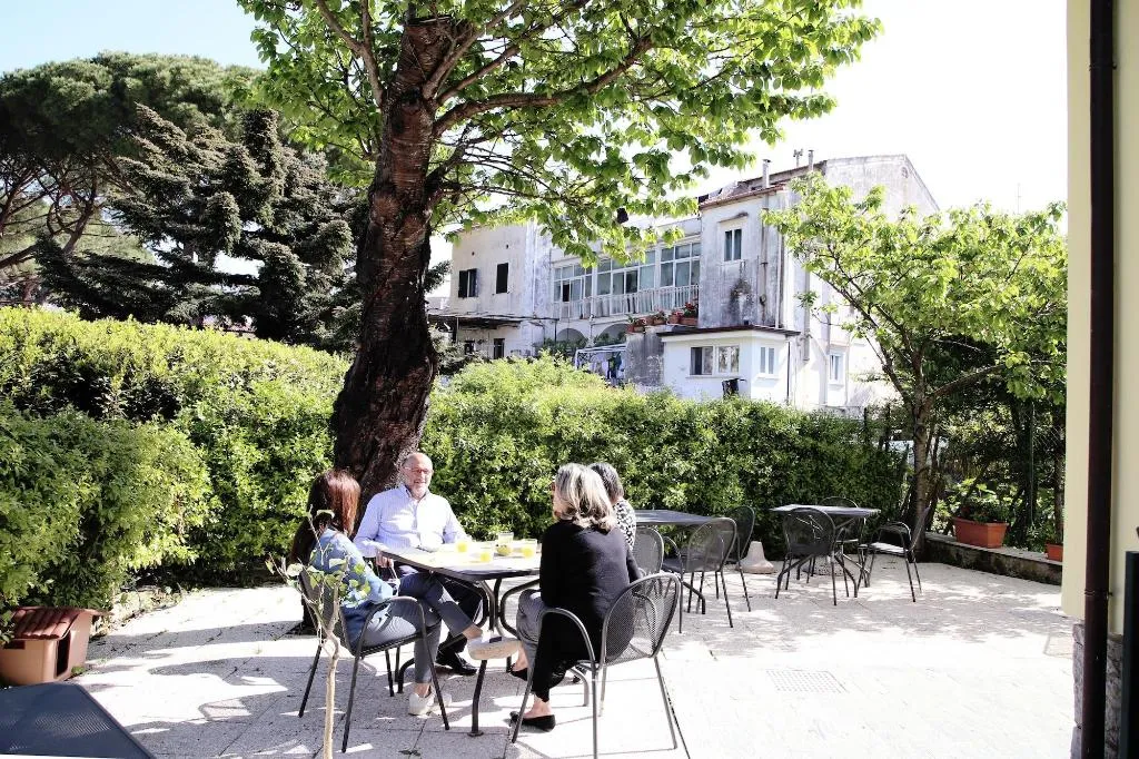 Terrace, A Casa dei Nonni, Naples