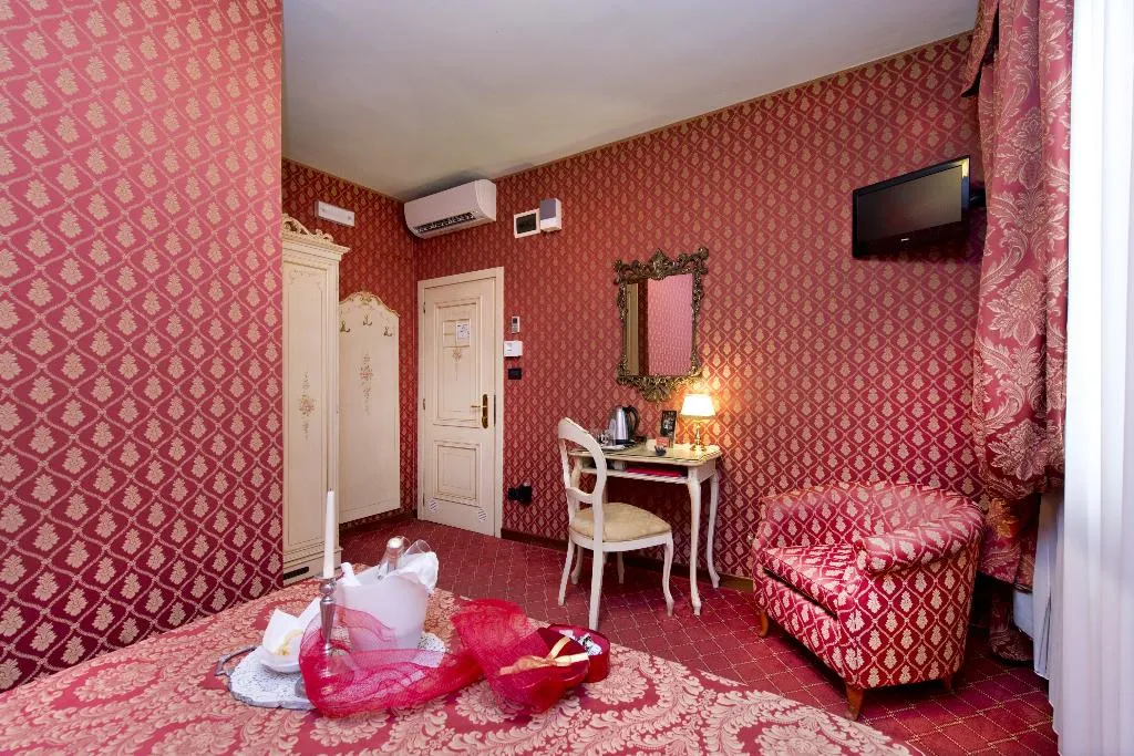TWIN STANDARD Room, Mignon, Venice