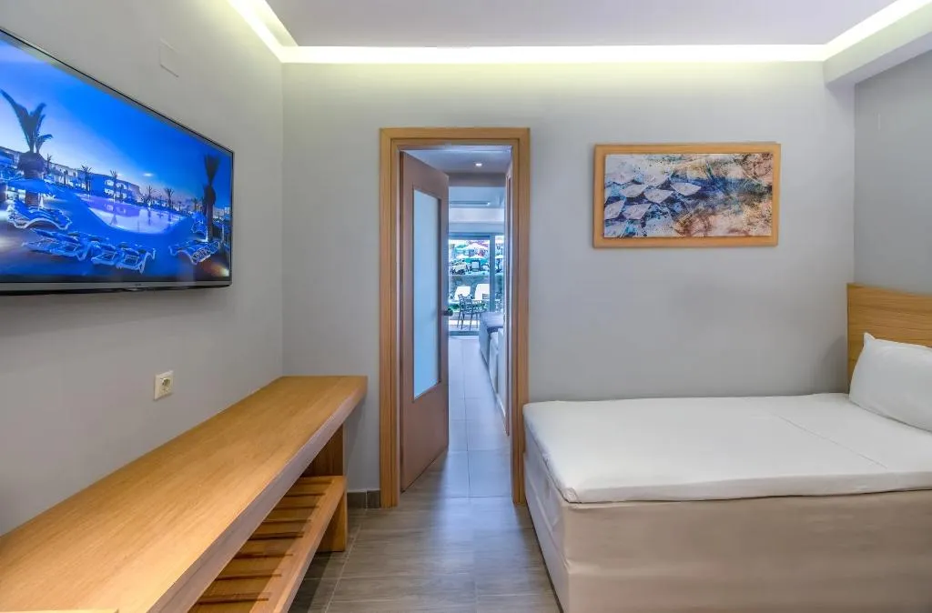 FAMILY ROOM TWO BEDROOMS Room, Lyttos Beach, Crete