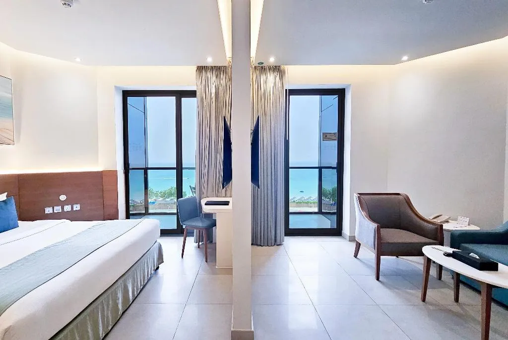 SUITE SEA VIEW Room, Wyndham Garden Ajman Corniche, Dubai
