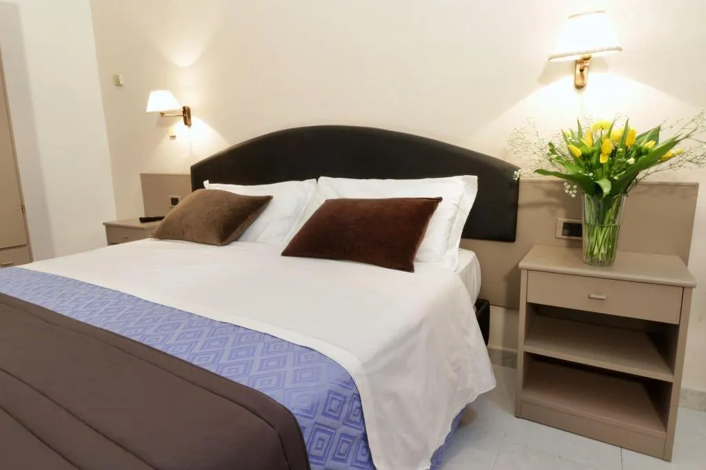Room, Hotel Fiorentina, Naples