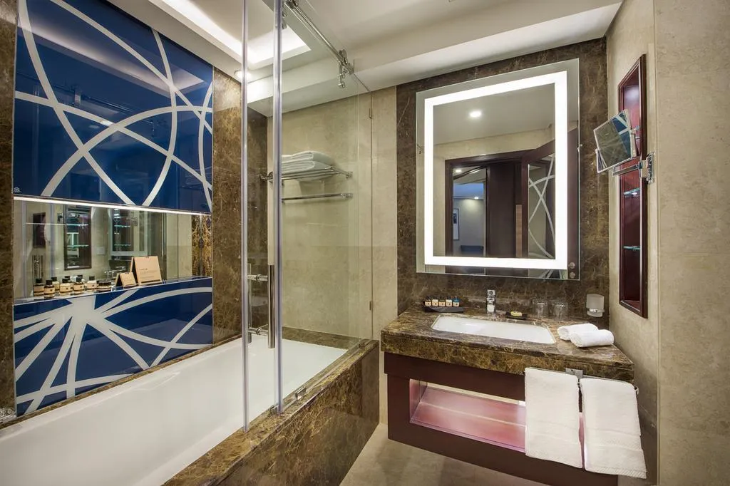 Double or Twin STANDARD Room, Grand Mercure Business Bay, Dubai