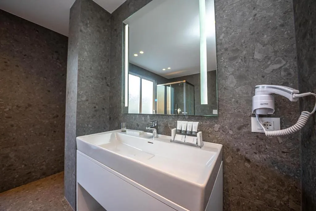 Room, Azure Inn Hotel, Southern Albania