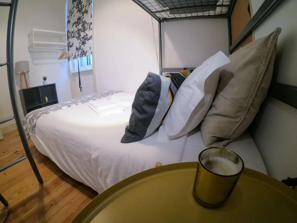Room, Dukostel, Lisbon