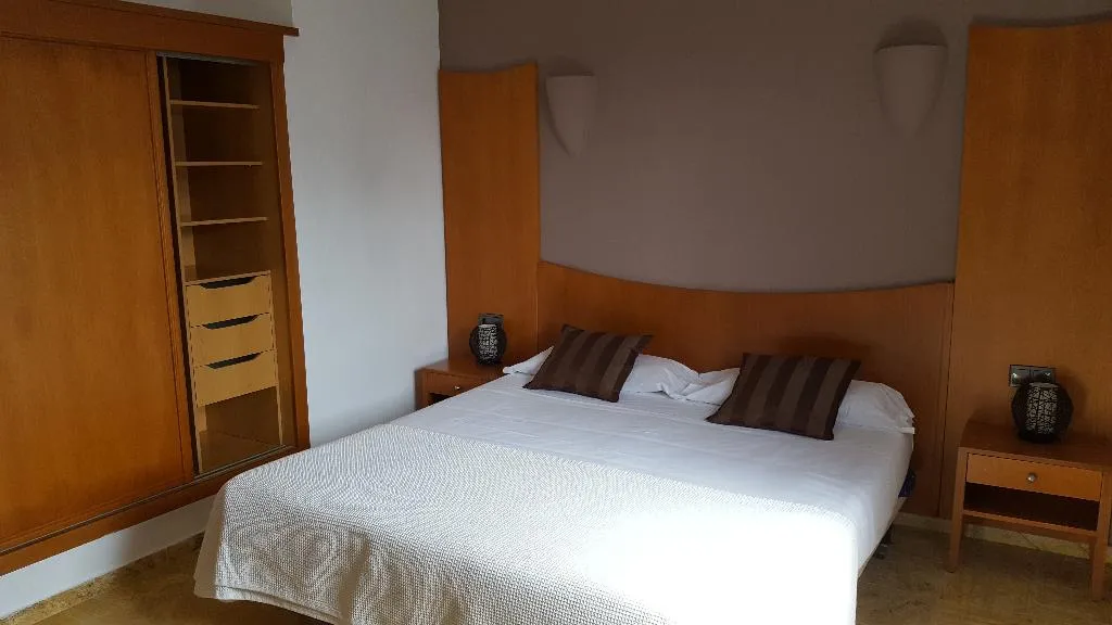 VILLA CAPACITY 4 TWO BEDROOMS Room, Vik  Coral Beach, Lanzarote