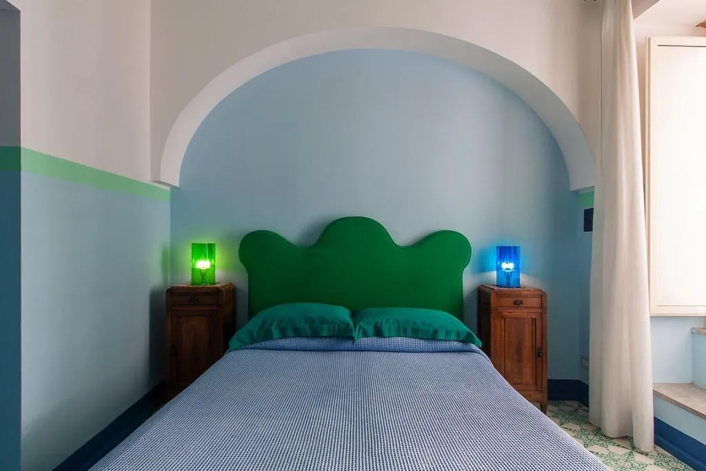 Room, Casa Astarita, Naples