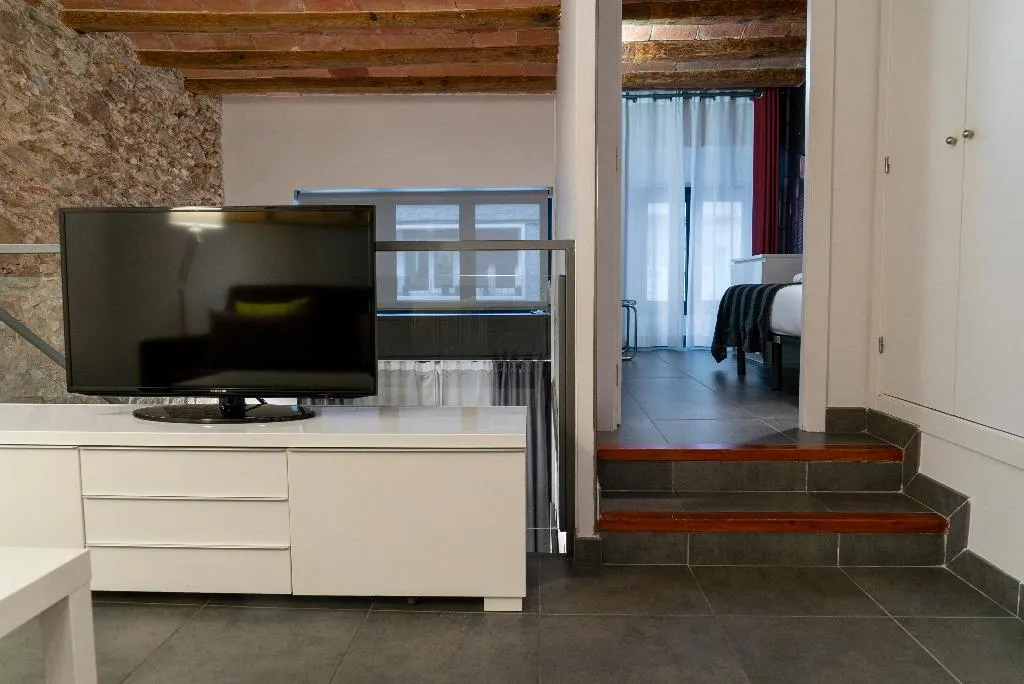 APARTMENT THREE BEDROOMS Room, Dailyflats Raval, Barcelona