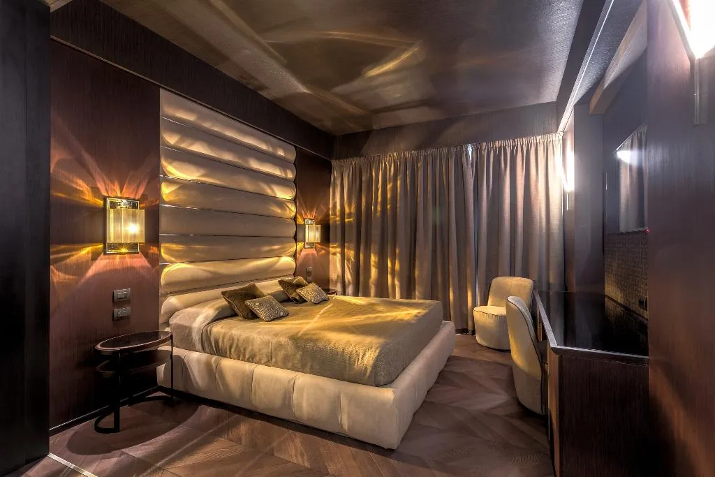 DOUBLE PREMIUM Room, Palazzo Alfieri, Florence
