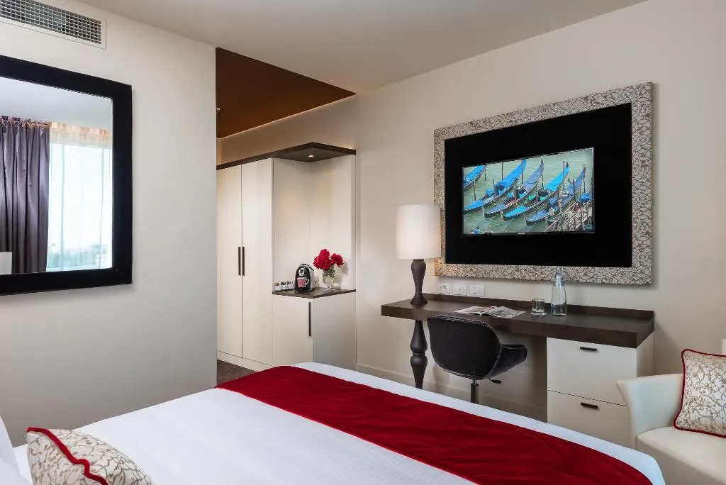 DOUBLE COMFORT Room, Leonardo Royal Hotel Venice Mestre, Venice