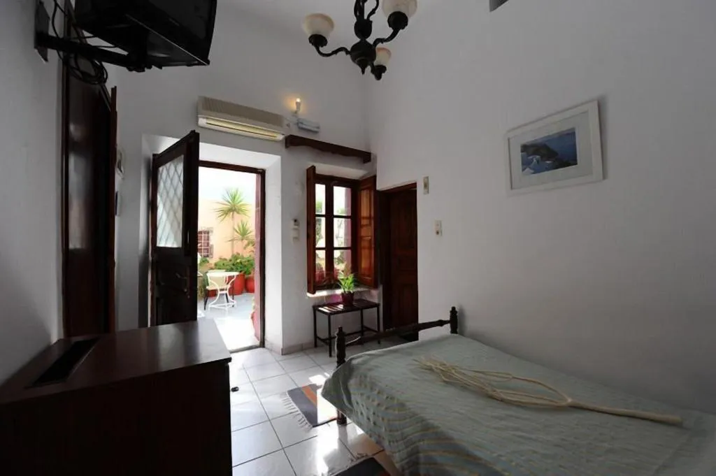 SINGLE STANDARD Room, Kavalari Hotel, Santorini