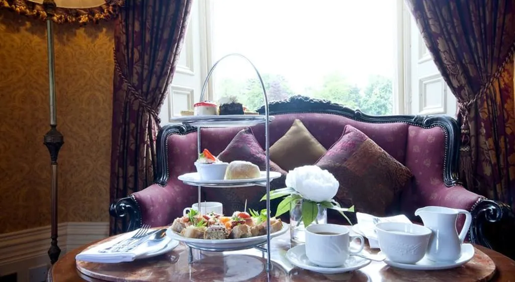 Restaurant, Finnstown Castle Hotel, Dublin