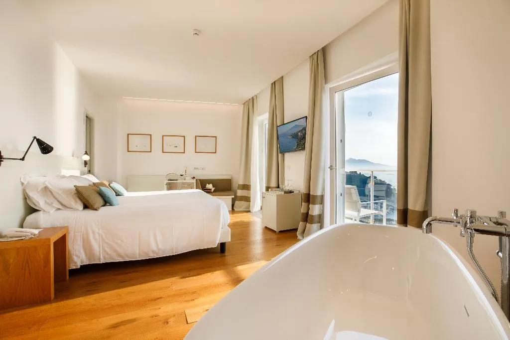 JUNIOR SUITE STANDARD Room, Villa Fiorella Art Hotel, Naples