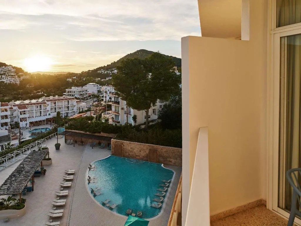 DOUBLE SUPERIOR POOL VIEW Room, HYDE Hotel Ibiza, Ibiza