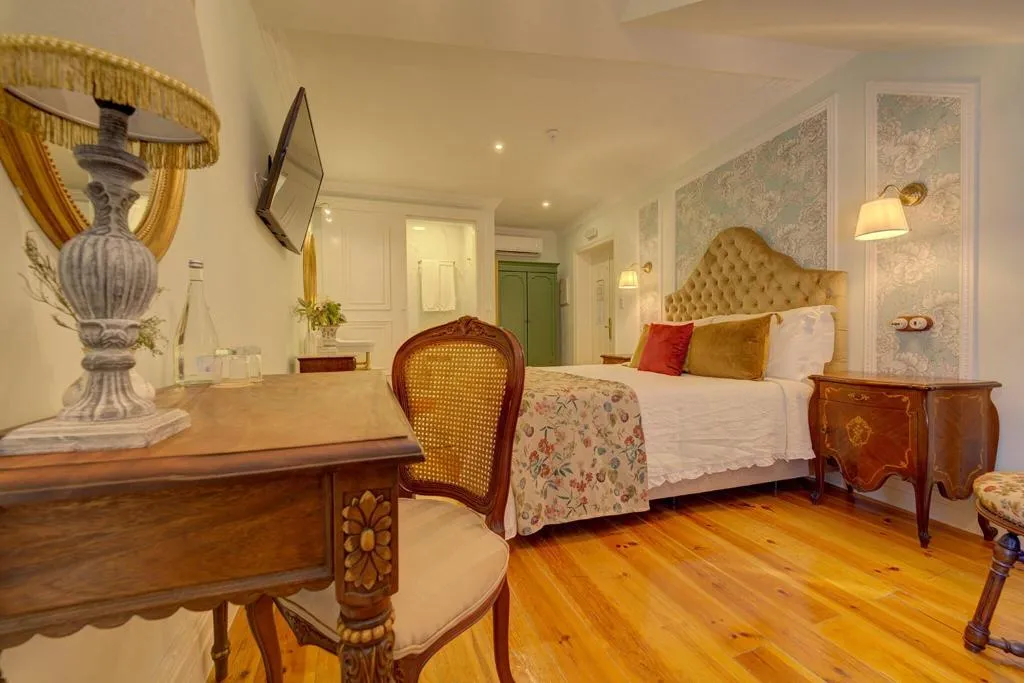 DOUBLE QUEEN SIZE BED Room, Palácio das Especiarias, Lisbon