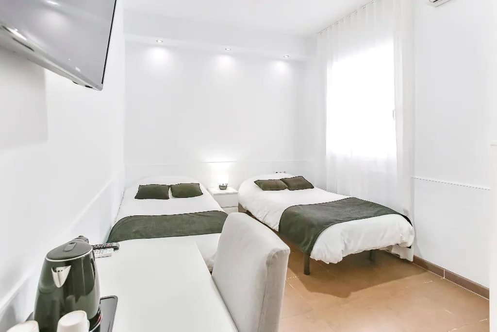 TWIN STANDARD Room, Laramond Barcelona Rooms, Barcelona