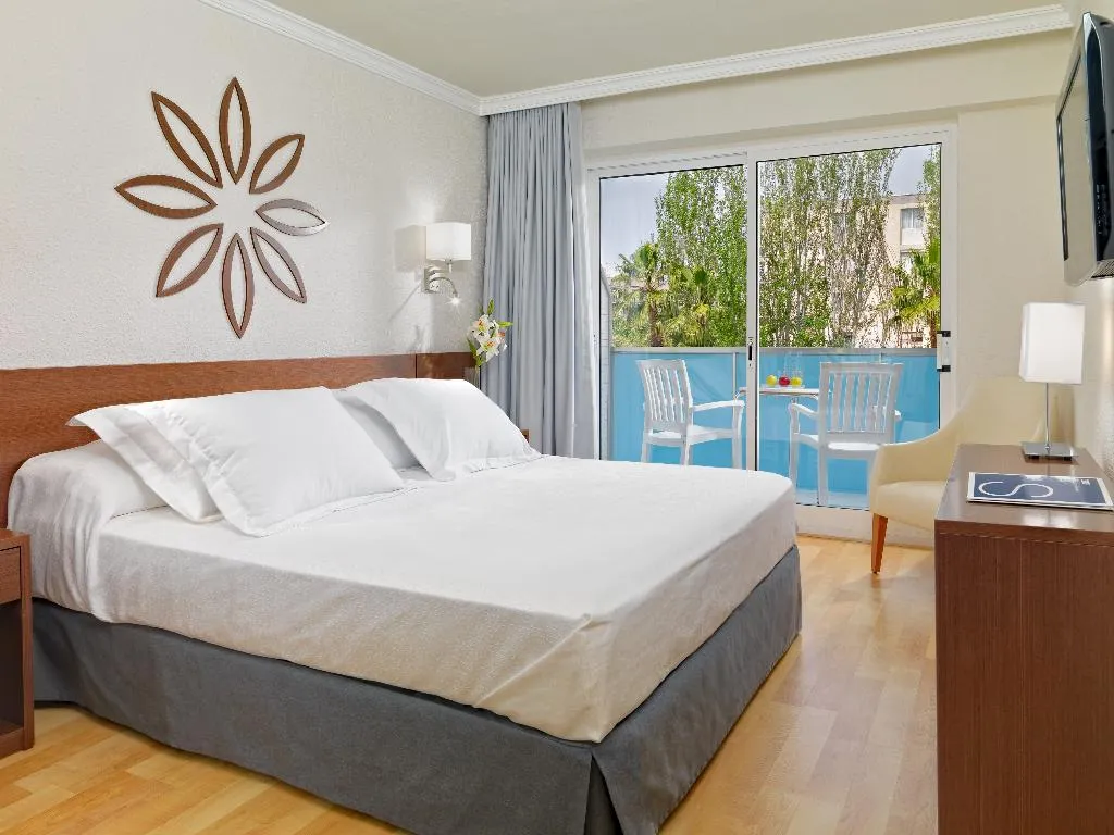 DOUBLE POOL VIEW Room, H10 Delfin Only adults, Costa Dorada