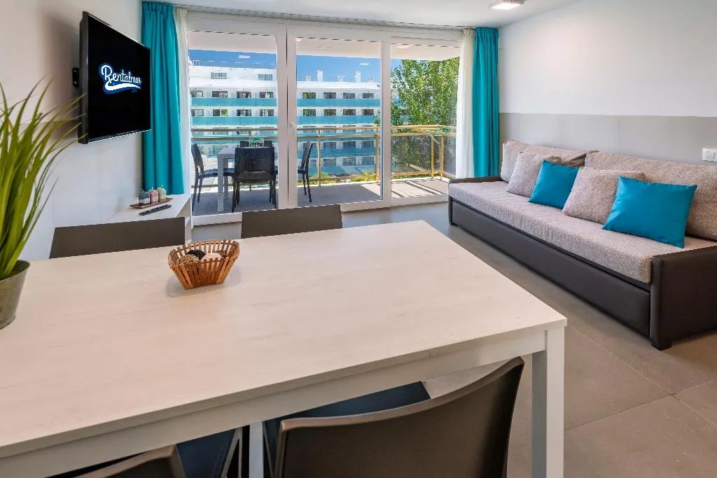 APARTMENT TWO BEDROOMS Room, Rentalmar Blue Beach, Costa Dorada