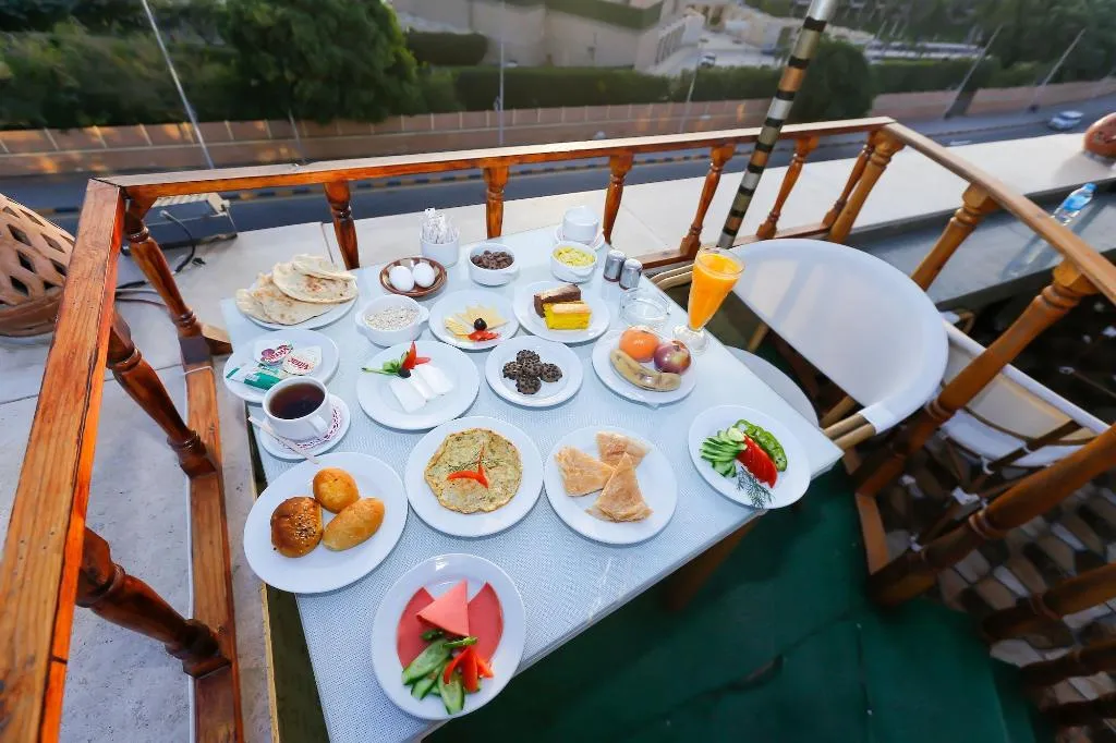 Restaurant, Turquoise Pyramids Hotel, Cairo