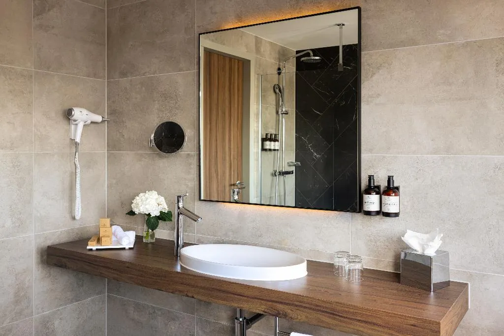 JUNIOR SUITE WITH TERRACE Room, NH Collection Amsterdam Flower Market, Amsterdam