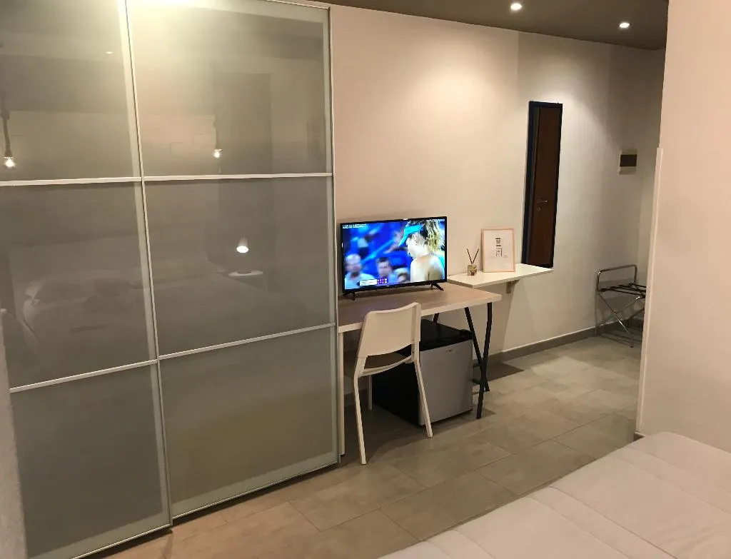 DOUBLE KING SIZE BED Room, Stesicoro InHabit - Catania City Center, Catania