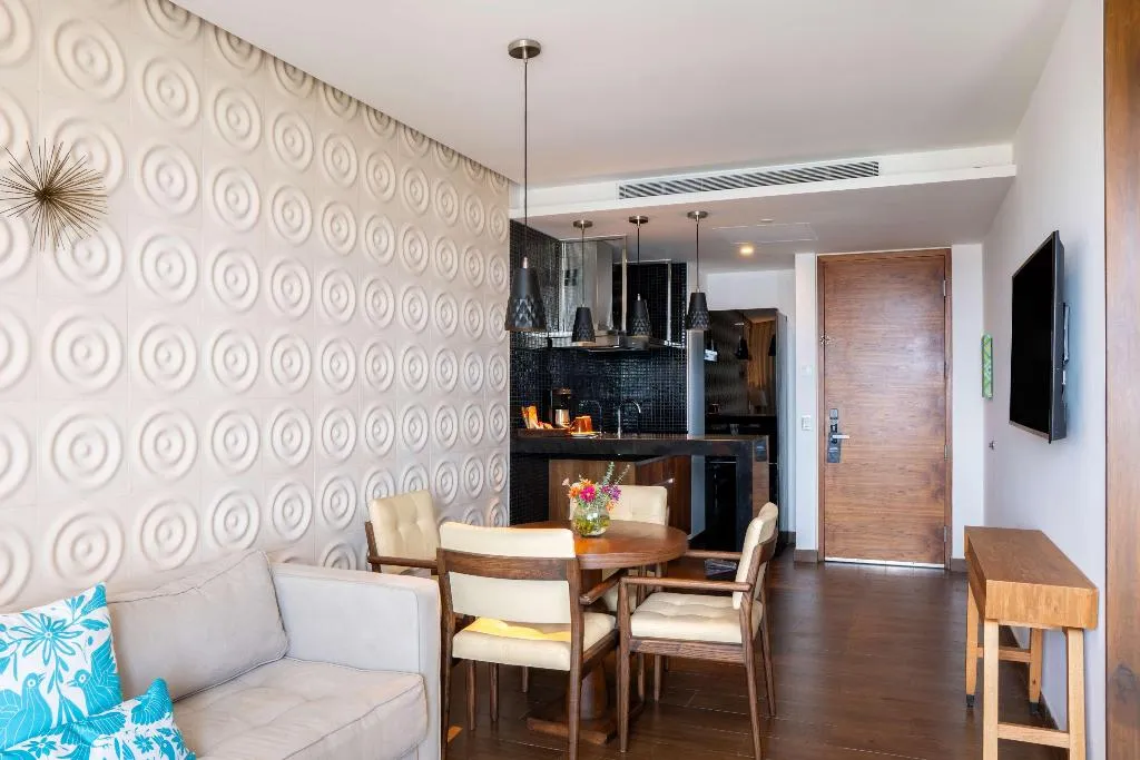SUITE PARTIAL OCEAN VIEW KING BED Room, The Fives Downtown Hotel, Curio by Hilton, Playa Del Carmen