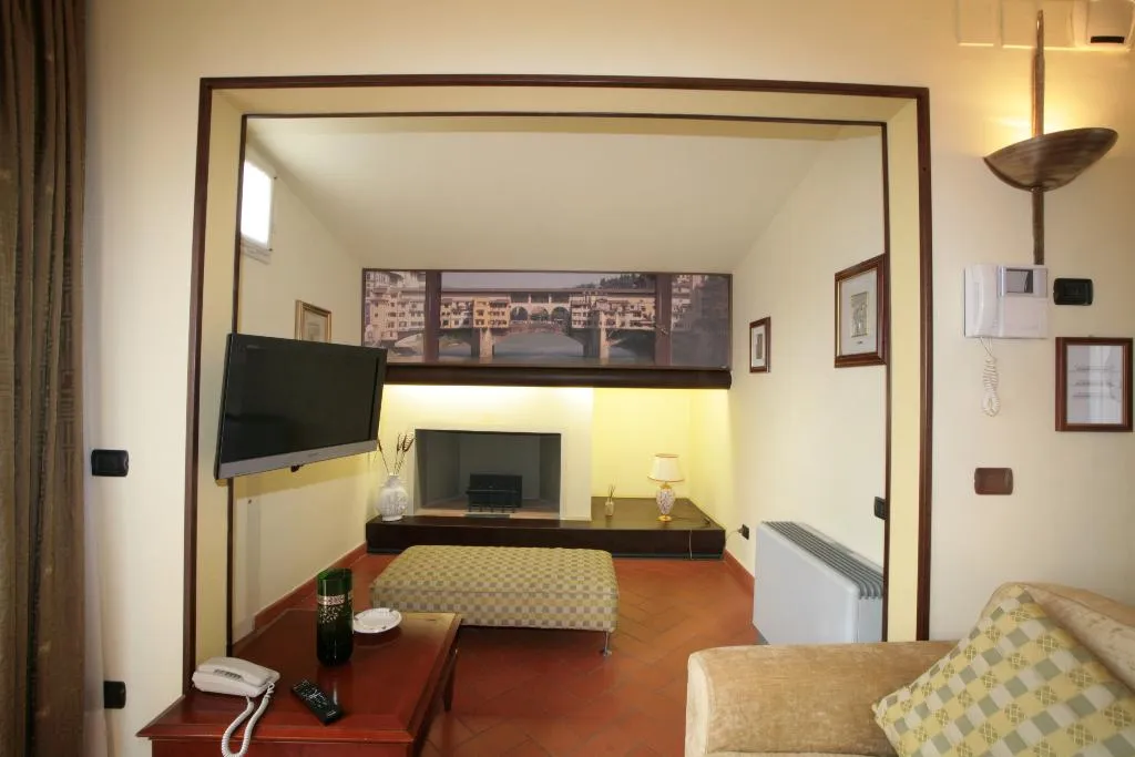 APARTMENT THREE BEDROOMS Room, Residence Palazzo Gamba, Florence