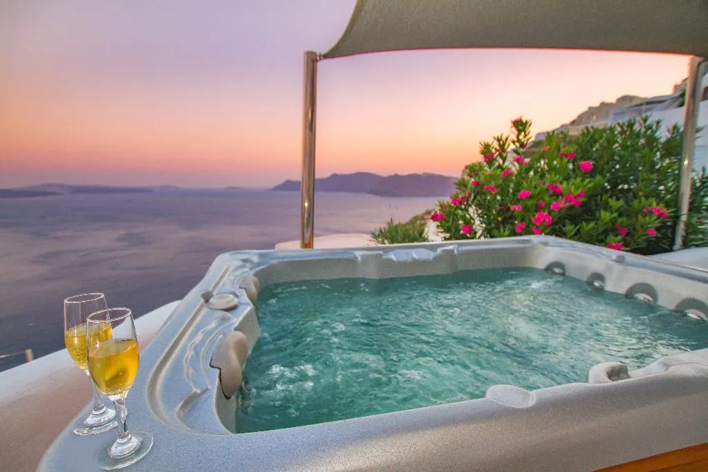 VILLA LUXURY Room, Alexander's Suites, Santorini