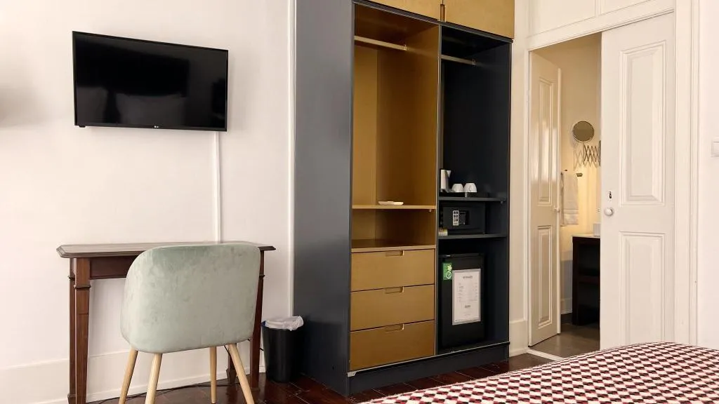DOUBLE SUPERIOR QUEEN BED Room, Casa Do Jasmim By Shiadu, Lisbon