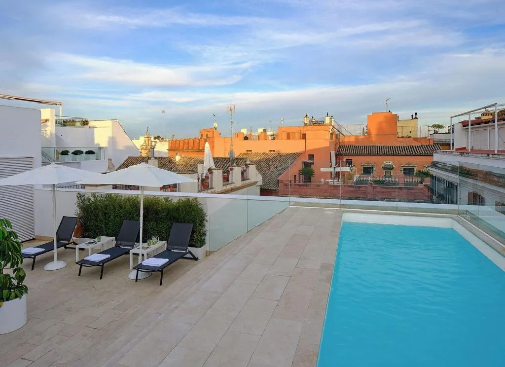 Pool, Rey Alfonso X, Seville