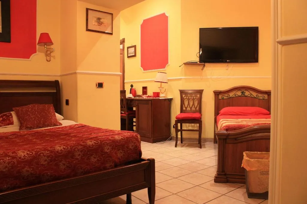 Room, Del Corso, Naples