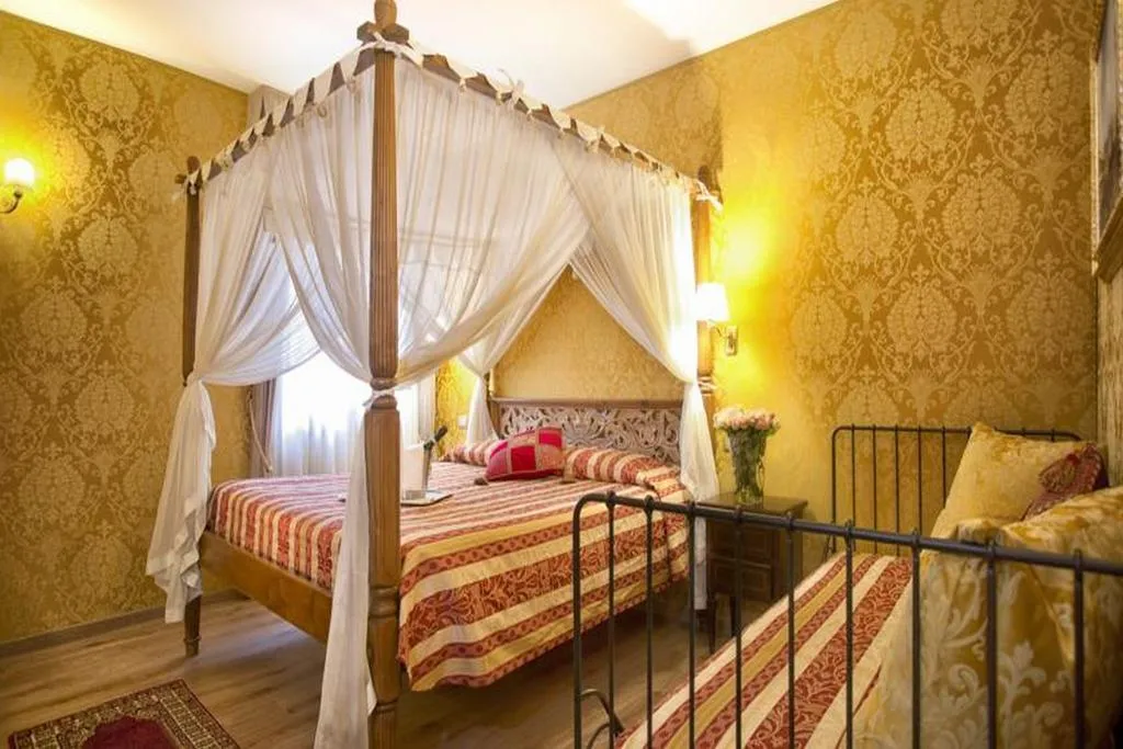 Room, Residenza Goldoni, Venice