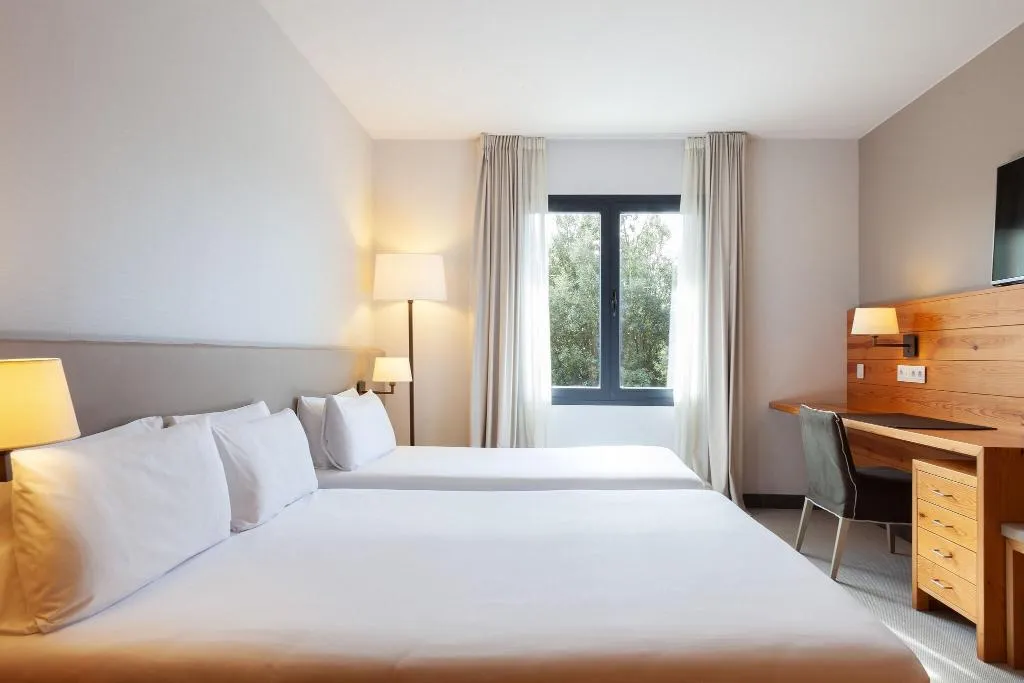 Room, Montanya Hotel & Lodge, Costa Brava
