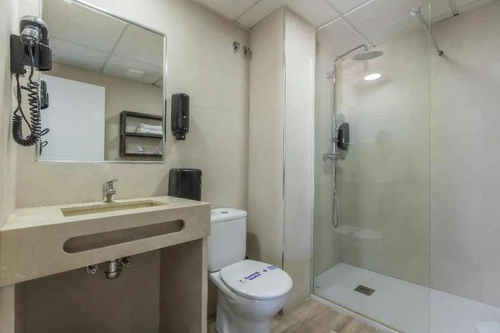 TRIPLE STANDARD Room, Zen airport, Costa Del Sol