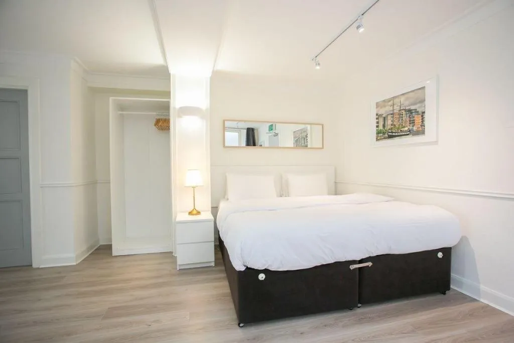 Room, Ballsbridge Townhouse - Merrion Road, Dublin