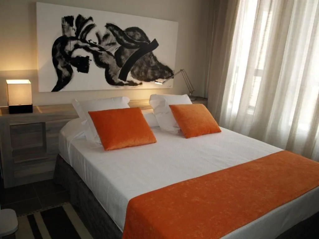 Room, Eco Alcala Suites, Madrid