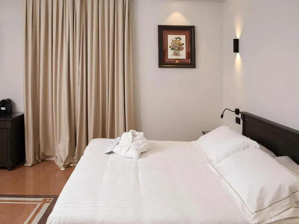 DOUBLE WITH DOUBLE BED Room, Mercure Palermo Centro, Palermo