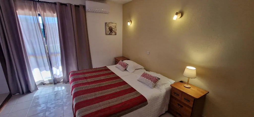 Double or Twin GARDEN VIEW Room, Casa Rosa Montes, Algarve