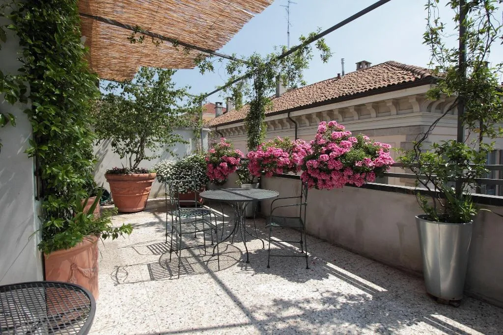 Terrace, Antica Locanda Dei Mercanti, Milan