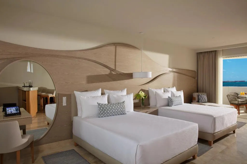 JUNIOR SUITE LAGOON VIEW Room, Breathless Cancun Soul Resort & Spa, Cancun Area