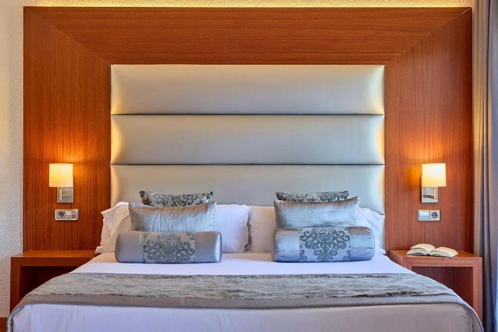 Room, Zafiro Rey Don Jaime, Majorca