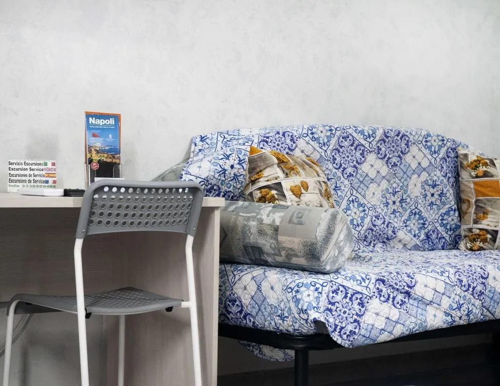 Room, B&B Viva Napoli, Naples