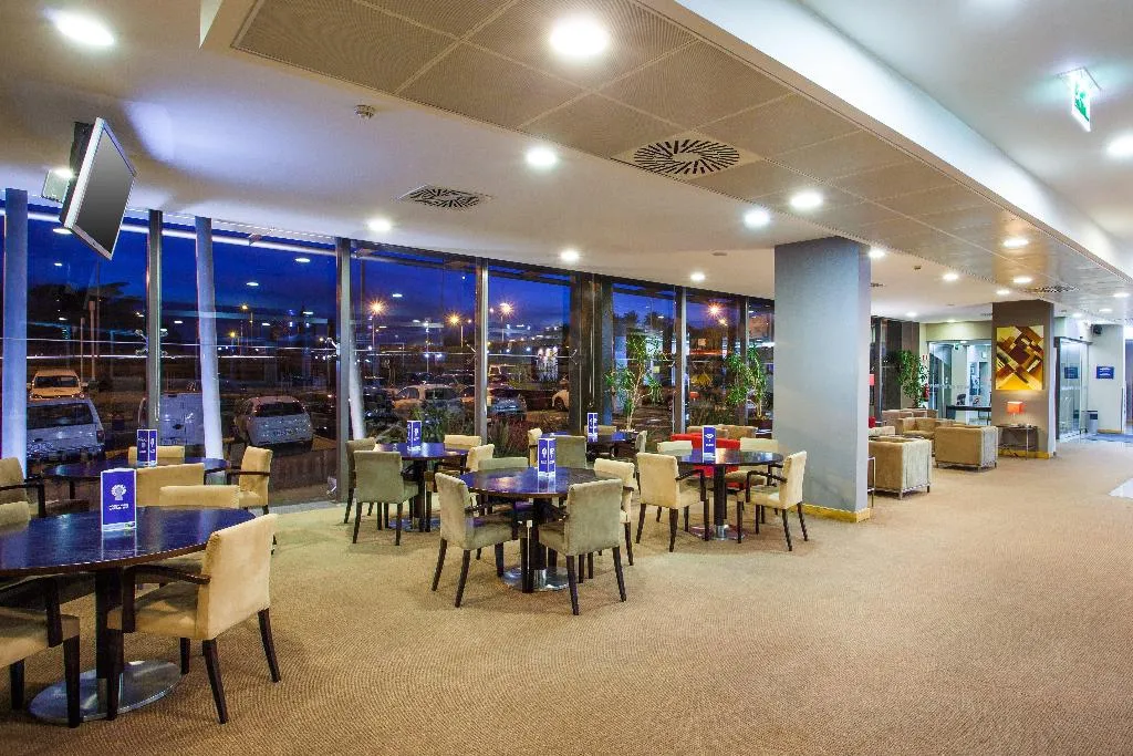 Bar, Holiday Inn Express Lisbon-Oeiras, Lisbon