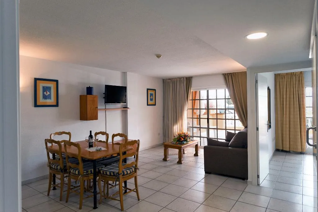 APARTMENT TWO BEDROOMS ONE BATHROOM Room, El MarquÃ©s Palace by Intercorp Hotel Group, Tenerife